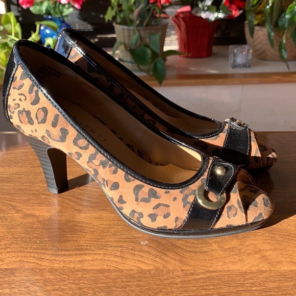 Karen Scott Heels - Leopard is the new Black! - Picture 2 of 6